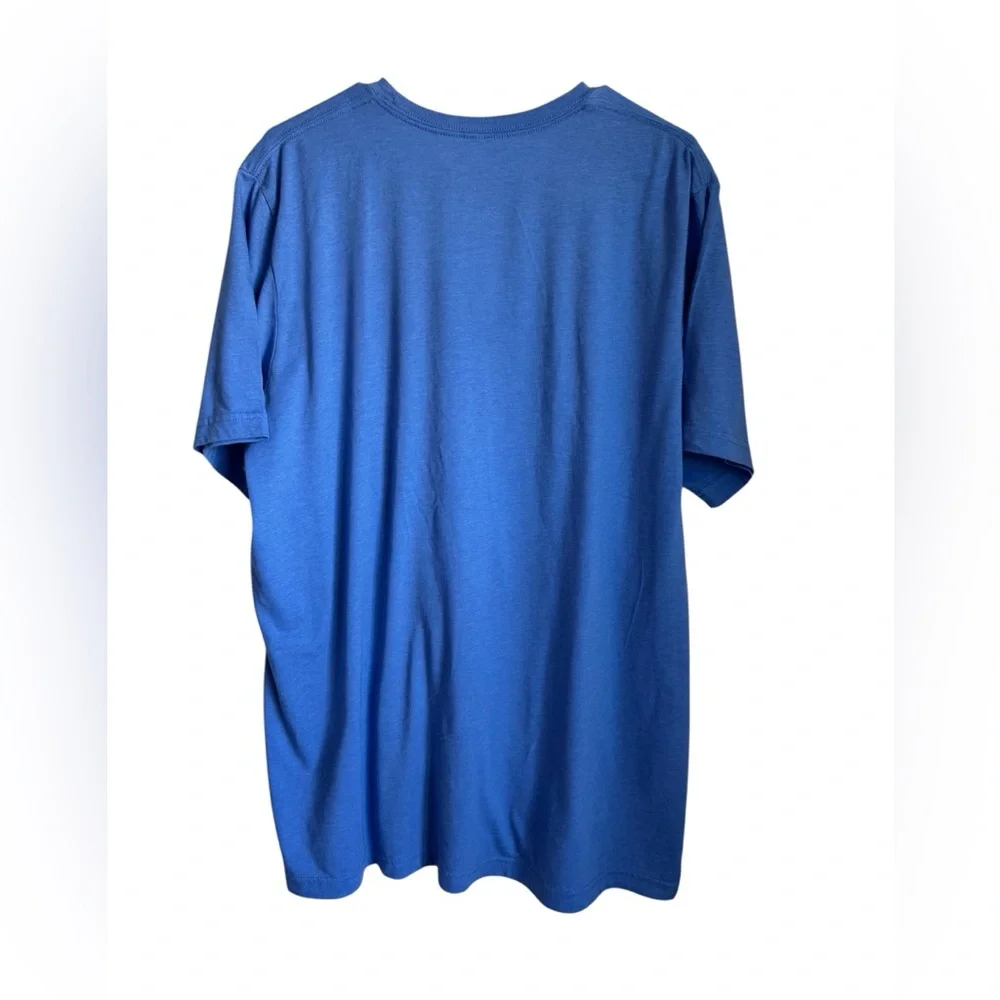 Chicago Cubs Bear Graphic T-Shirt - Picture 2 of 4